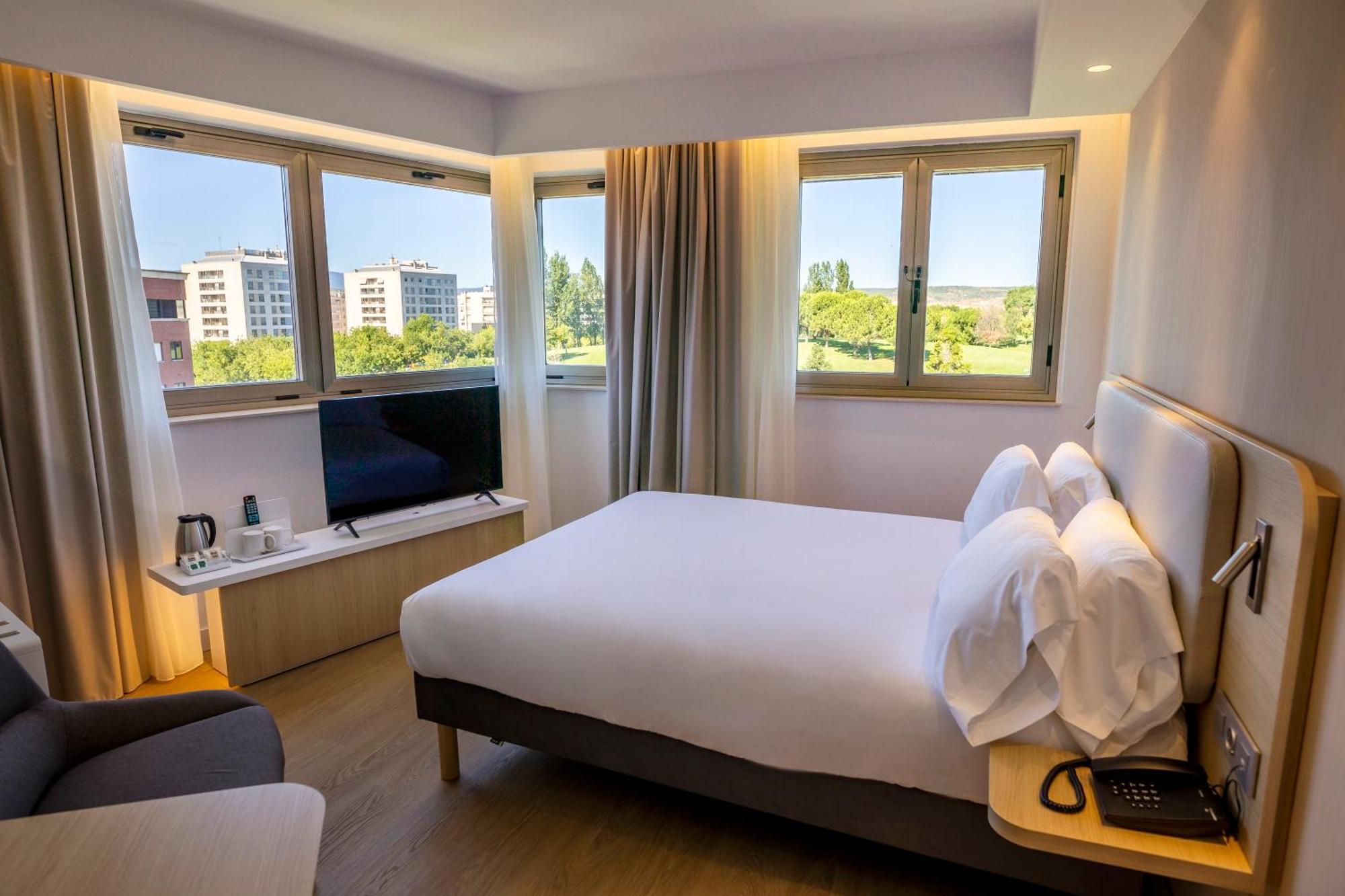Holiday Inn Express Logrono Rioja By Ihg Zewnętrze zdjęcie